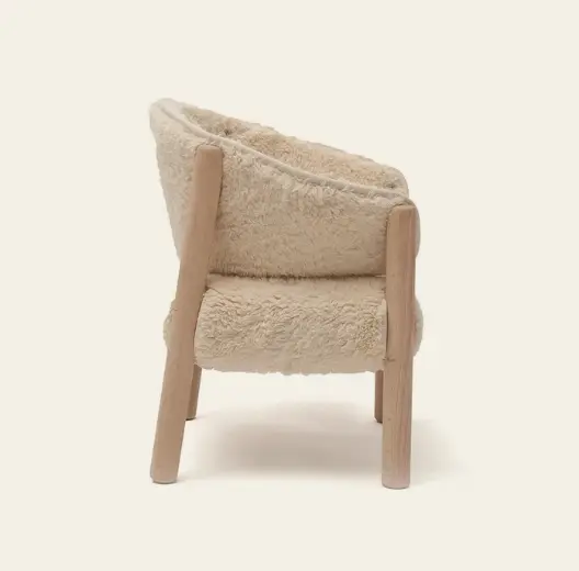 Charlie Crane chaise SABA fur milk by Citron Grenadine