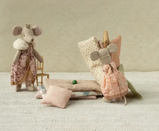 Maileg souris grande soeur princesse au petit pois by Citron Grenadine