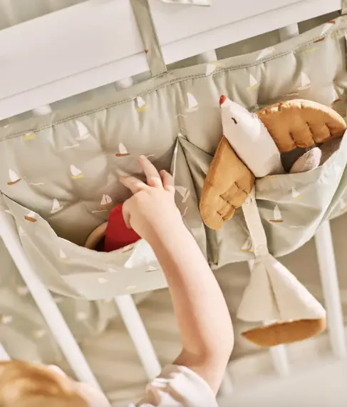 DEAR APRIL polly rangement lit / sailboats by Citron Grenadine