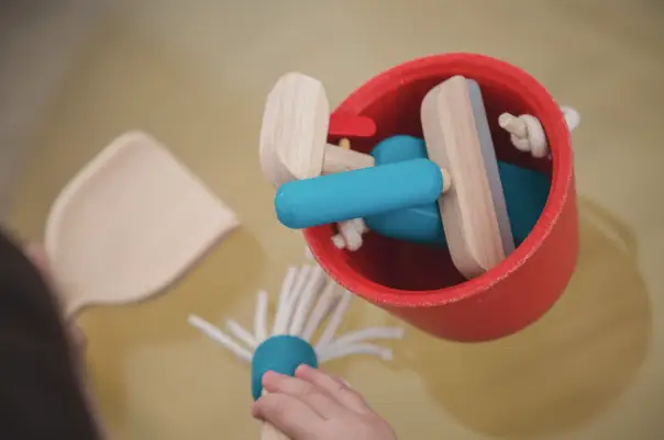 PLAN TOYS set nettoyage / 24m+ by Citron Grenadine