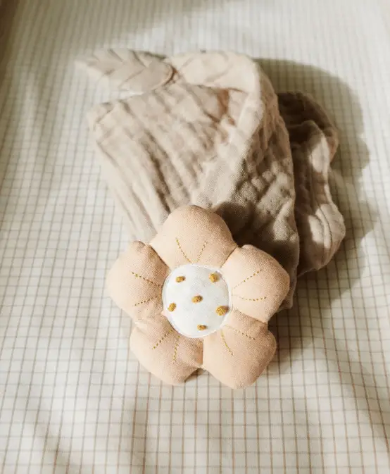 DEAR APRIL doudou fleur / little mouse by Citron Grenadine