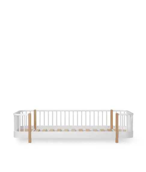 Oliver Furniture wood original lit au sol / blanc et chêne by Citron Grenadine