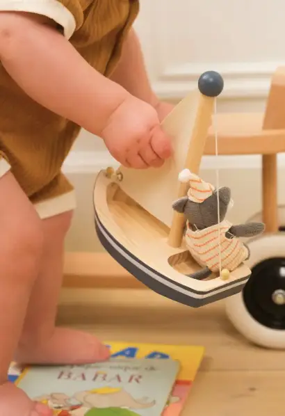 EGMONT TOYS mini friends / Malo sur son bateau +24mois by Citron Grenadine