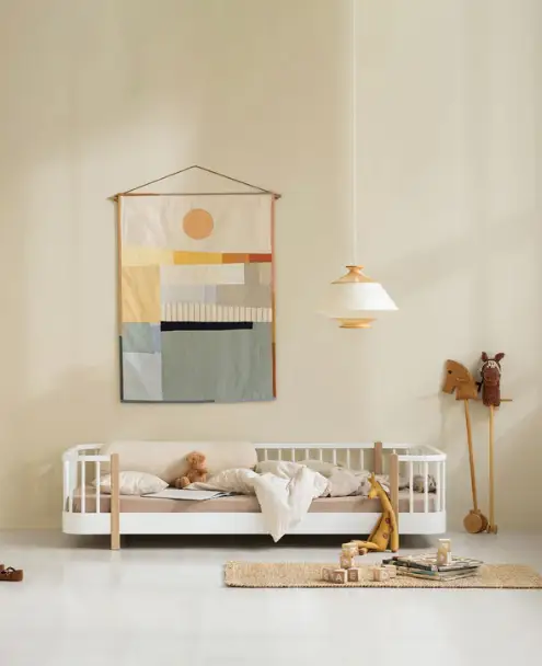 Oliver Furniture wood original lit au sol / blanc et chêne by Citron Grenadine