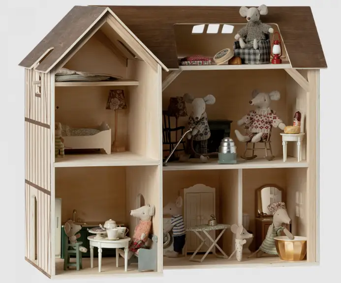 Maileg hole farmhouse by Citron Grenadine