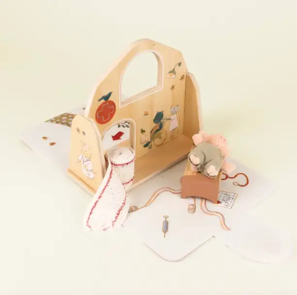 EGMONT TOYS mini friends / le cabinet médical +18mois by Citron Grenadine