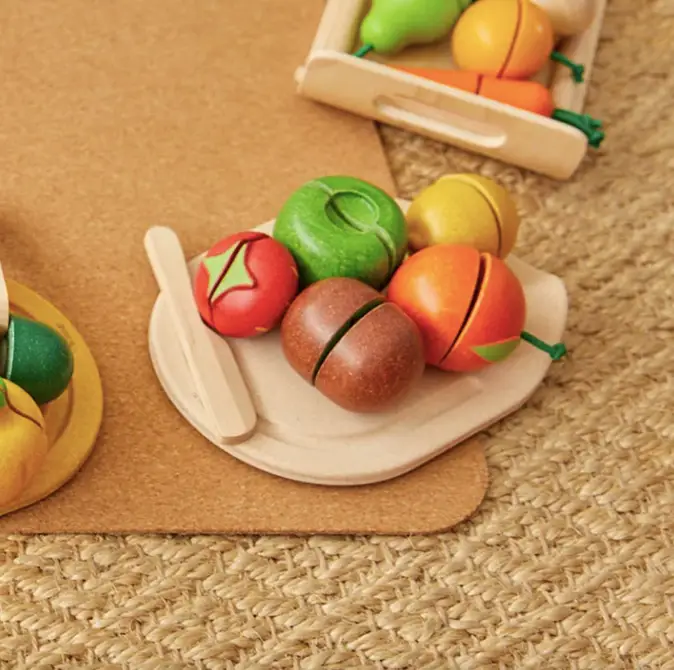 PLAN TOYS fruits à couper / 18m+ by Citron Grenadine