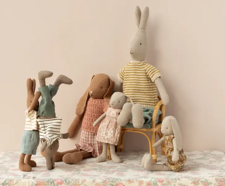Maileg Bunny taille 3, Marron chocolat -Tricot et jupe by Citron Grenadine