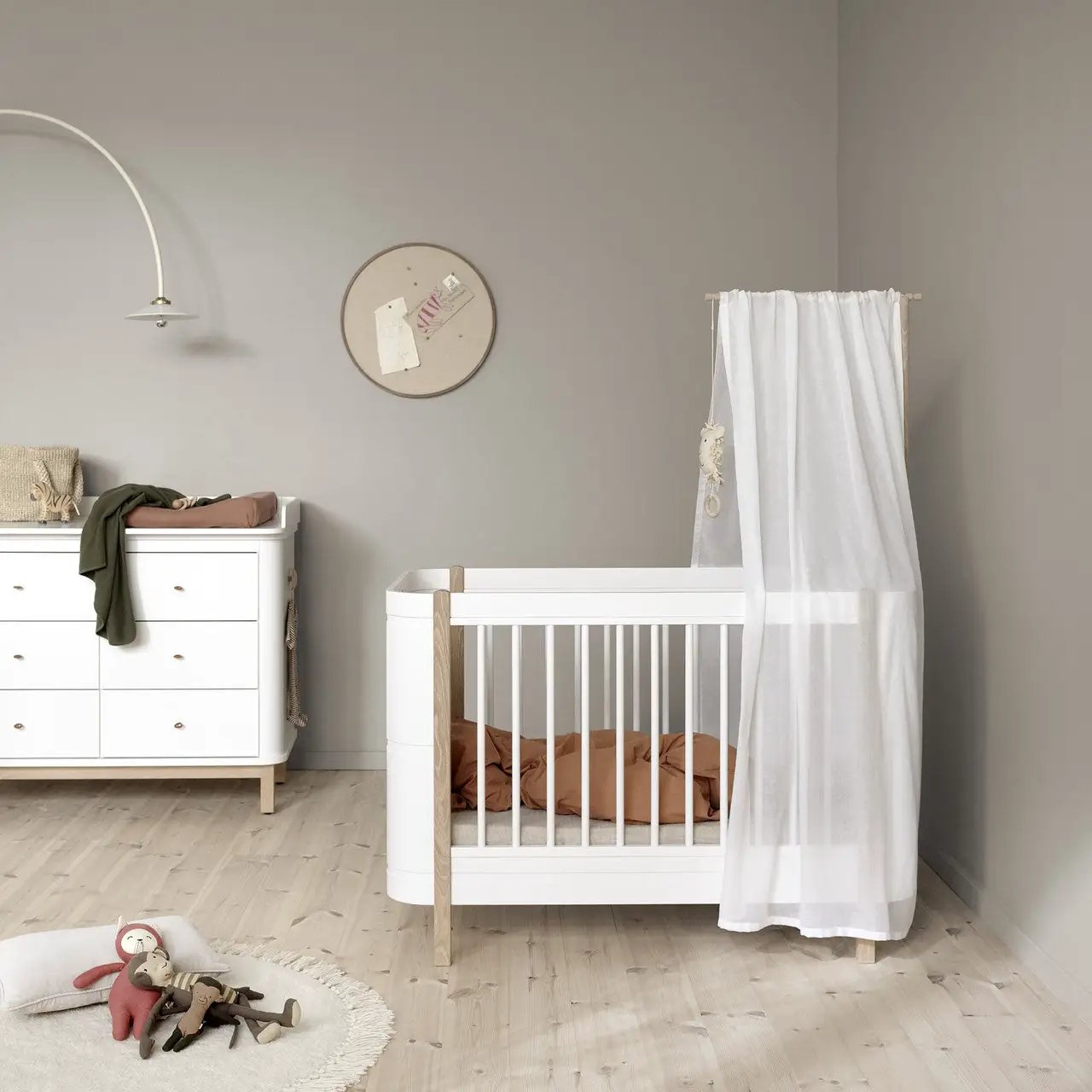 Oliver Furniture ciel de lit mini+ by Citron Grenadine