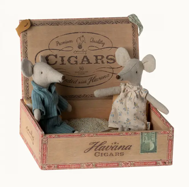 Maileg papa et maman dans une boite à cigares by Citron Grenadine