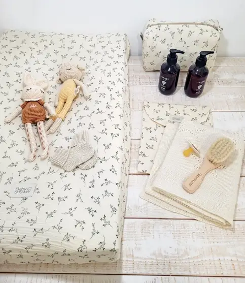 BABYSHOWER housse matelas à langer / olive bloom by Citron Grenadine