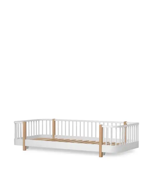 Oliver Furniture wood original lit au sol / blanc et chêne by Citron Grenadine