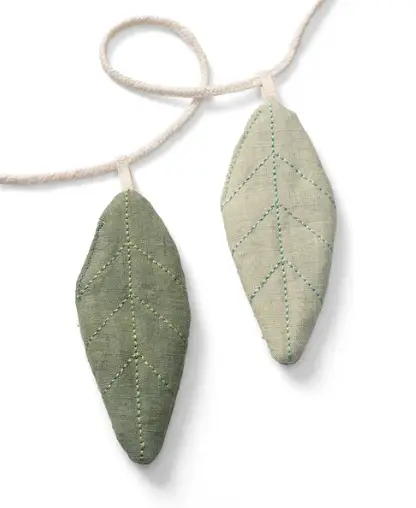 DEAR APRIL guirlande / beech by Citron Grenadine