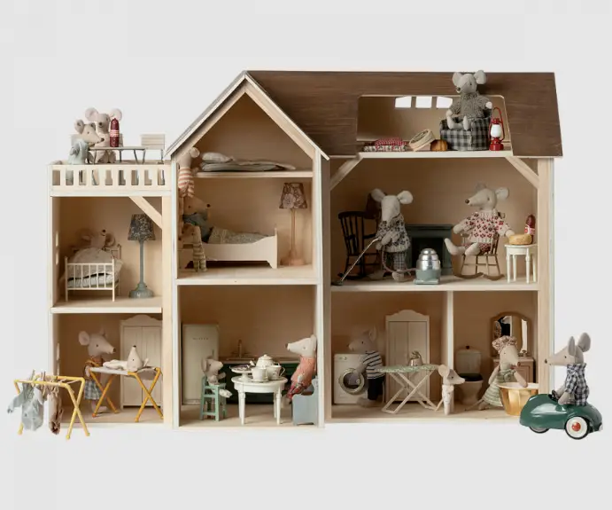 Maileg hole farmhouse by Citron Grenadine