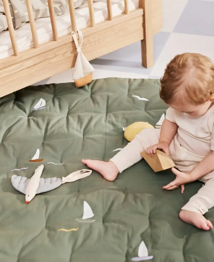 DEAR APRIL tapis de jeu / sailboats by Citron Grenadine