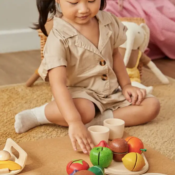 PLAN TOYS fruits à couper / 18m+ by Citron Grenadine