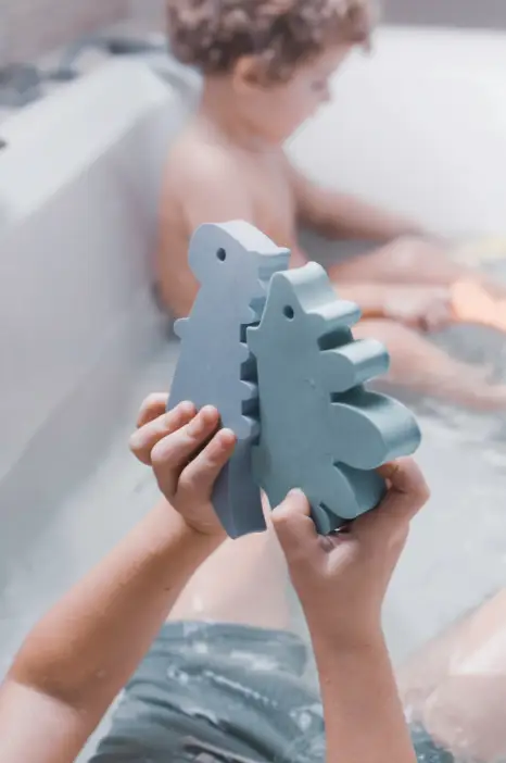MOES PLAY waterfun dino by Citron Grenadine