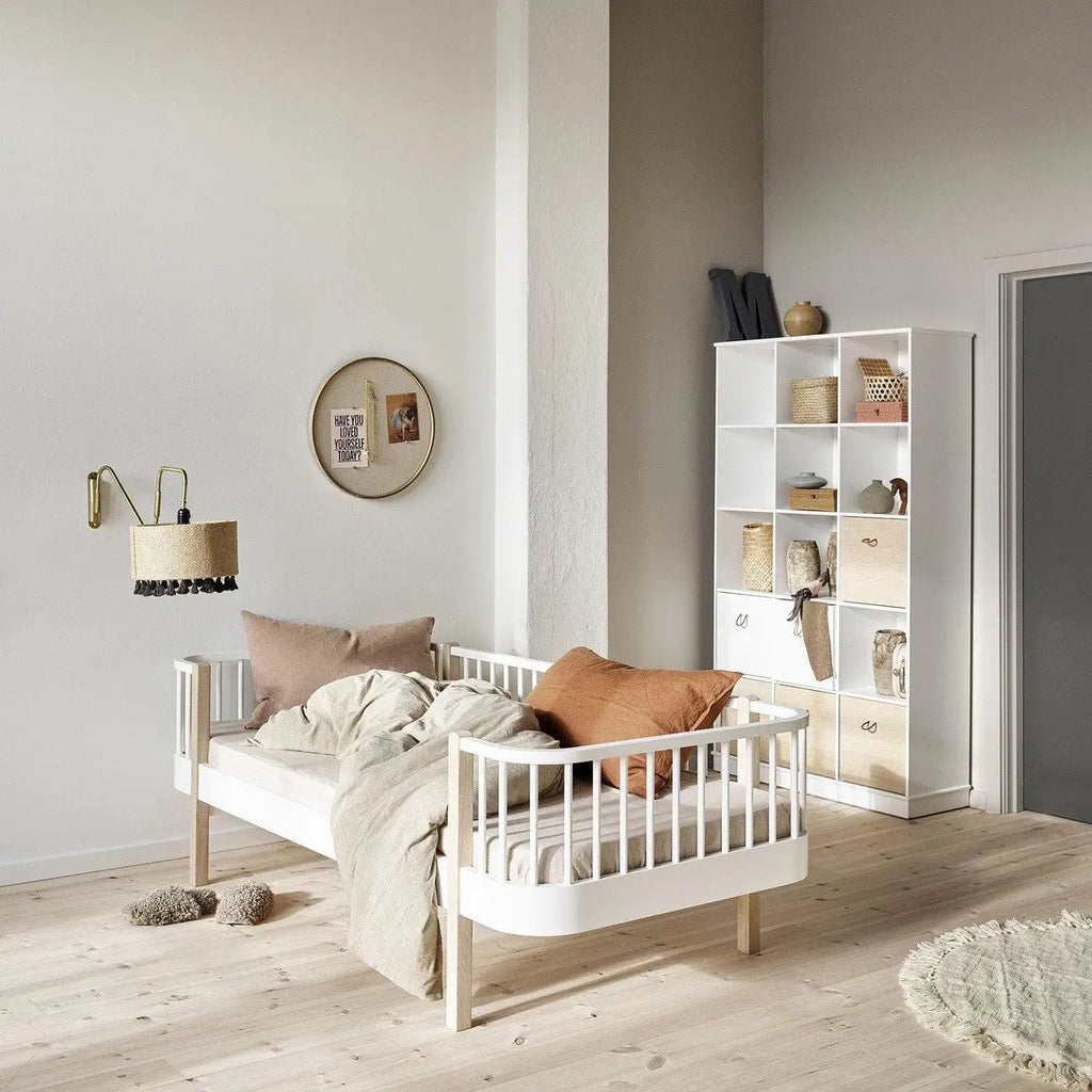 OLIVER FURNITURE étagère WOOD 3x5 verticale avec socle by Citron Grenadine