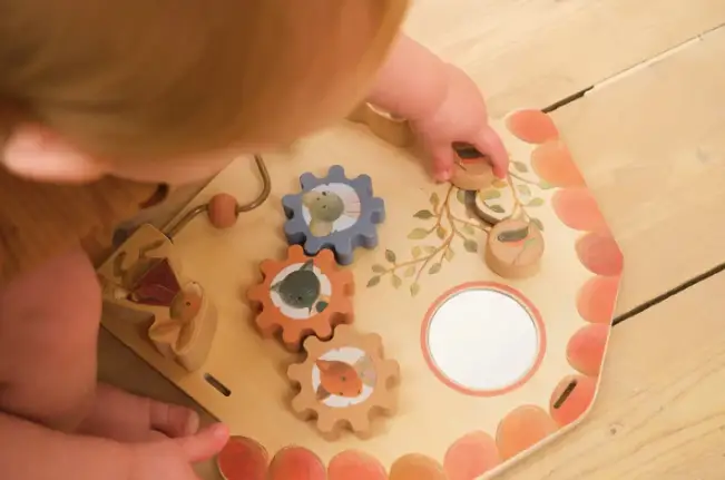 EGMONT TOYS tableau d'activités en bois 10M+ by Citron Grenadine