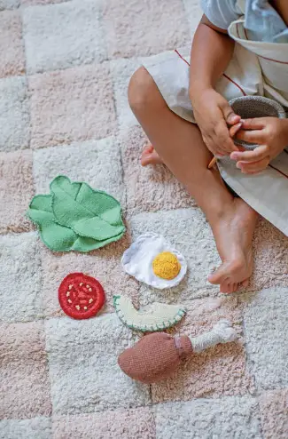 LORENA CANALS tapis lavable / kitchen tales rose by Citron Grenadine