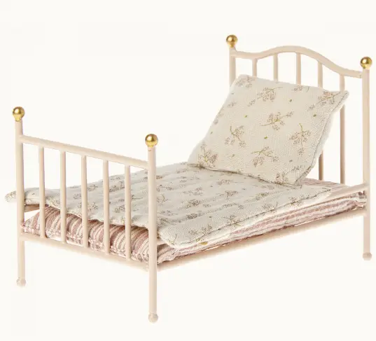 Maileg lit vintage en métal rose by Citron Grenadine