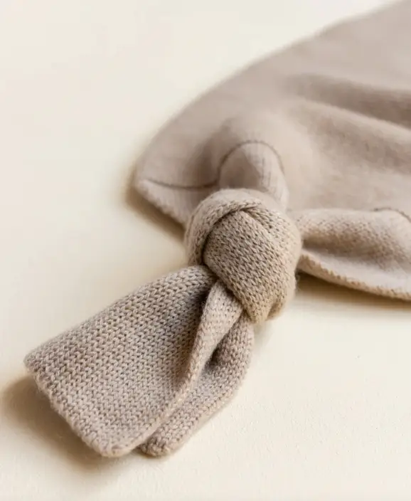 HVID cocoon / sand by Citron Grenadine