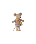 Maileg petite soeur avec son sac bandoulière