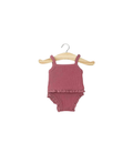 MINIKANE dessous dentelle poupée 34 cm framboise, body côtelé avec dentelle sur cintre en bois