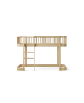 Lit mezzanine Oliver Furniture mi-haut en bois chêne, cadre et balustrade en bois naturel; échelle à gauche