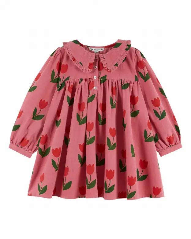 Robe EMILE ET IDA en velours, grande tulipe, rose à tulipes rouges et feuilles vertes.