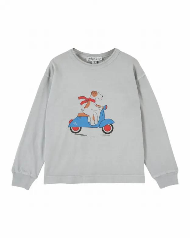 Emile et Ida t-shirt by Citron Grenadine in gray with a dog riding a blue scooter graphic