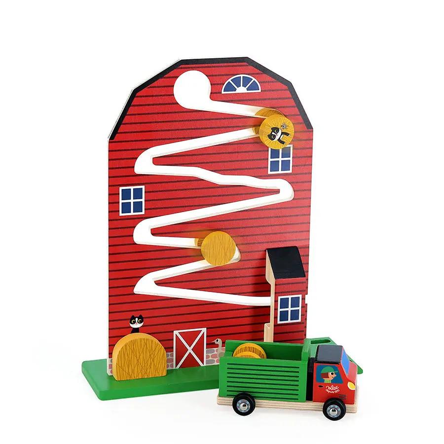 Jouet d’éveil en bois VILAC récolte à la ferme 18m+; ferme rouge et camion vert